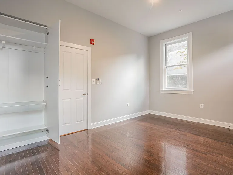 310 E Lanvale St — Photo 12