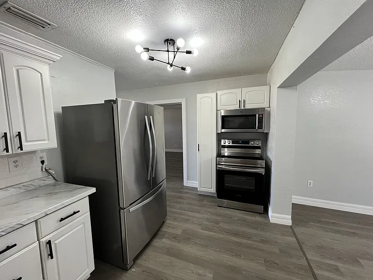 414 Cortez Dr — Photo 11