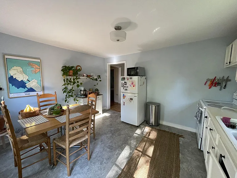 2235 Kline Ave — Photo 5