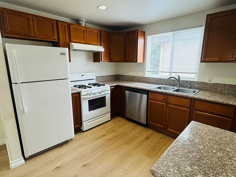 7327 Milwood Ave #103 — Photo 7