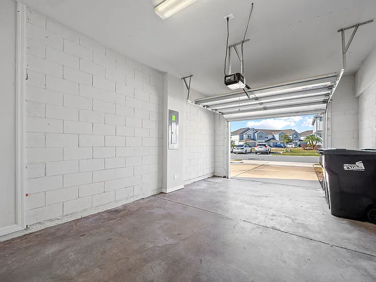 3971 Plainview Dr — Photo 22