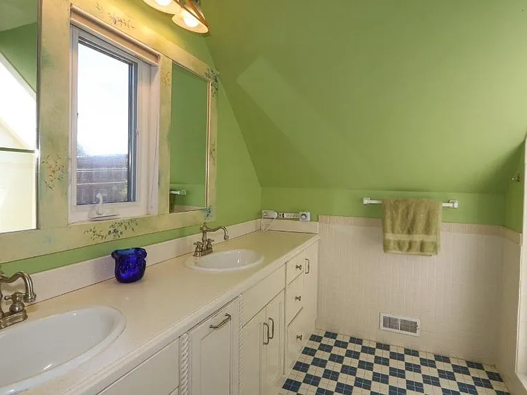 916 Pleasant St #2 — Photo 19