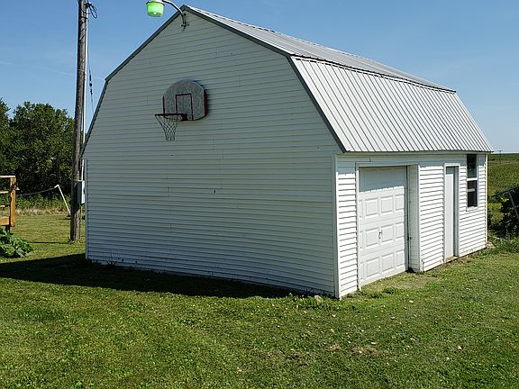 3rd image of 1904 Highway 5