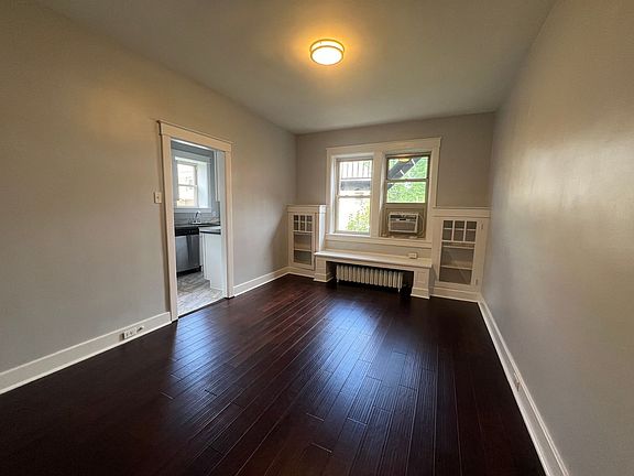 4th image of 5823 Stanton Ave #1