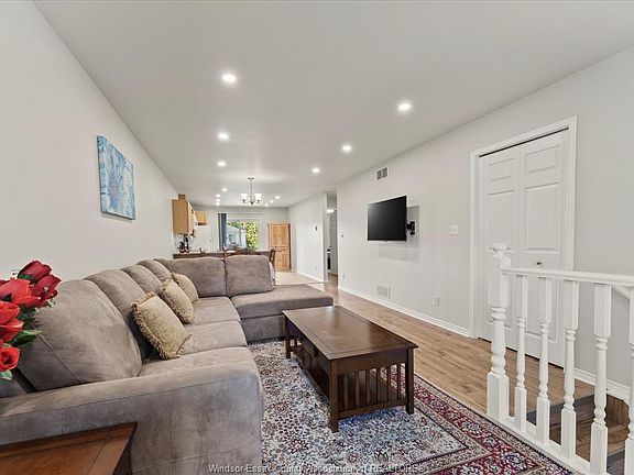 5th image of 4135 Saint Clair Ave