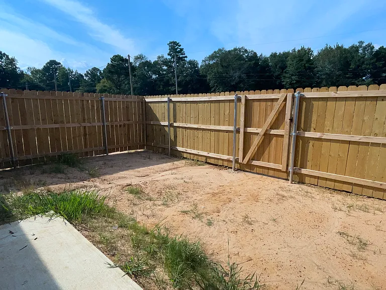 150 Stephens Rd — Photo 16