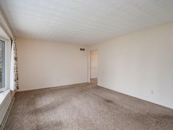 5th image of 5201 Skyridge Ave