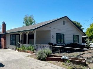 320 Lomitas Ln, Santa Rosa, CA 95404