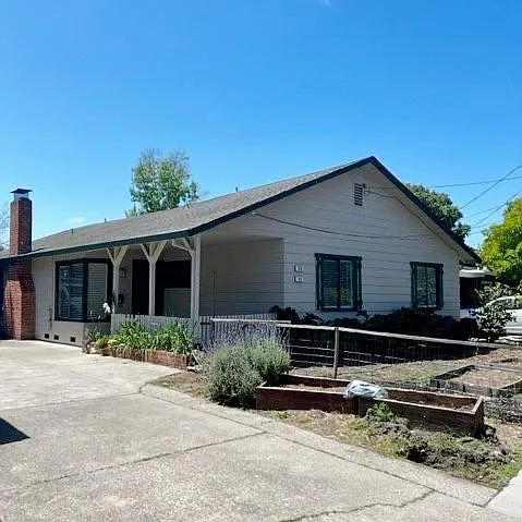 320 Lomitas Ln Photo 1
