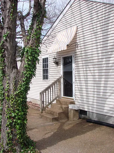 6404 Highway 100 #B Photo 1