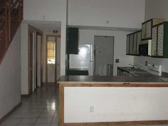 5th image of 3625 SW 70th Ave #23-X