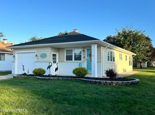 7 Barbuda St, Toms River, NJ 08757