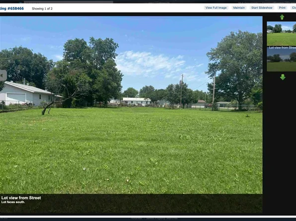 804 W 52nd St S, Wichita, KS 67217