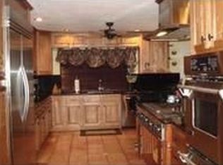 490 Hermitage Dr, Plantation, FL 33325