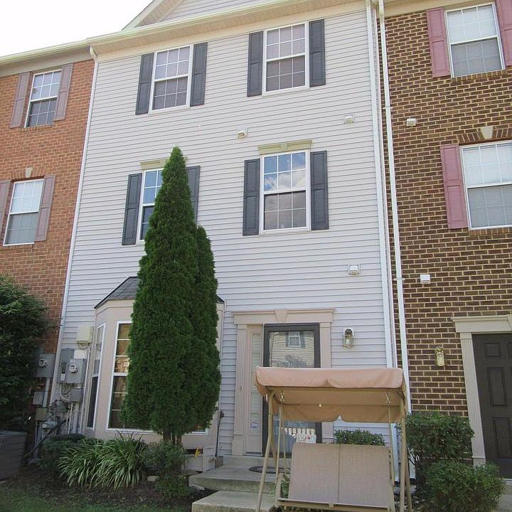1st image of 1935 Gardenia Ct
