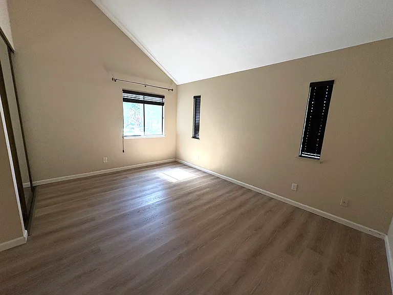 421 Crescent Ave — Photo 5
