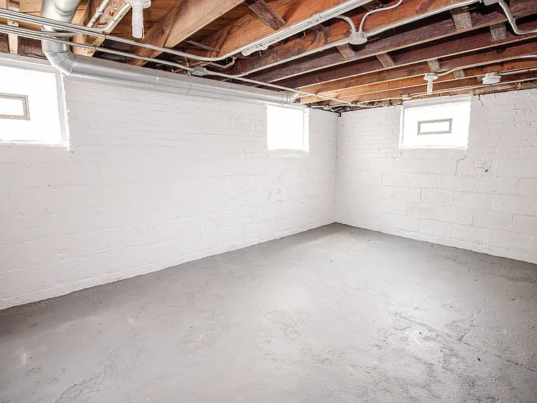 1554 Oak St #203 — Photo 28
