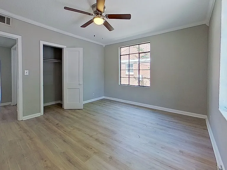 2851 College Street Quad — Photo 8
