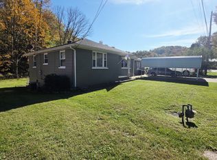 145 Riverview Dr, Saint Albans, WV 25177