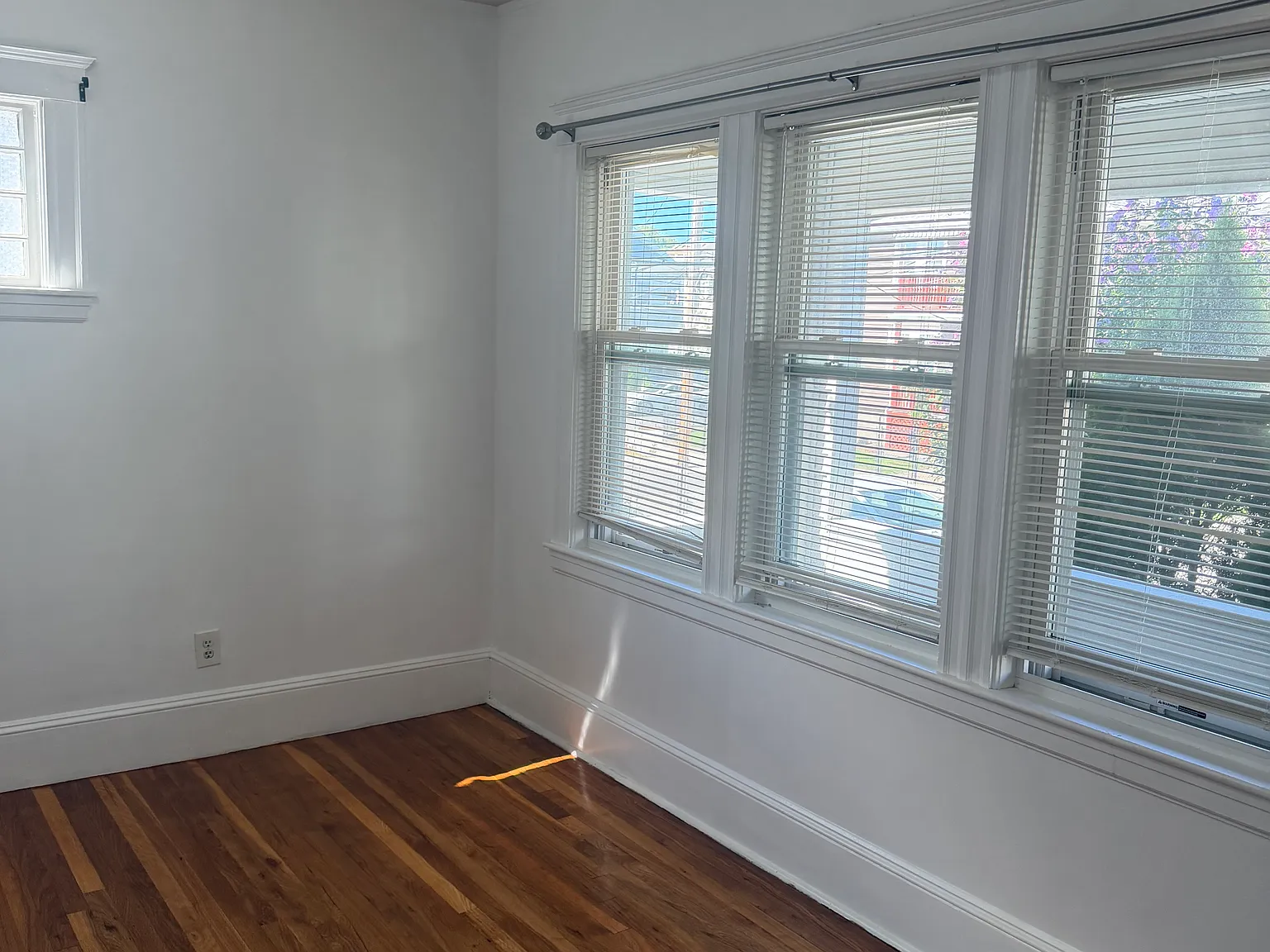 2 bed, 1196 sqft, $3,000 — Photo 3