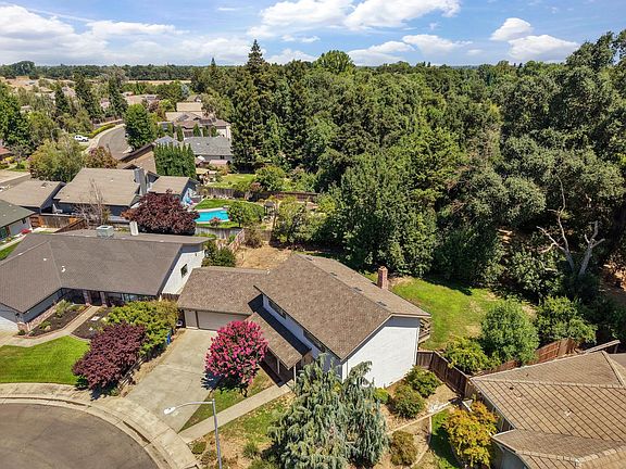 5th image of 53 River Meadows Dr