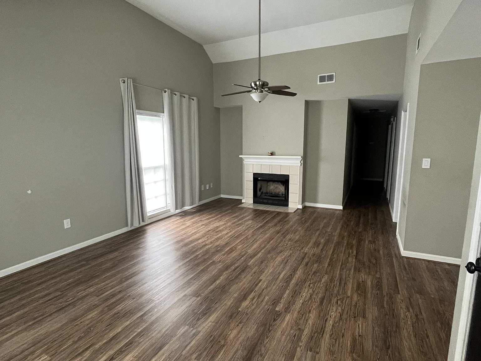 3 bed, 1200 sqft, $1,800 — Photo 4