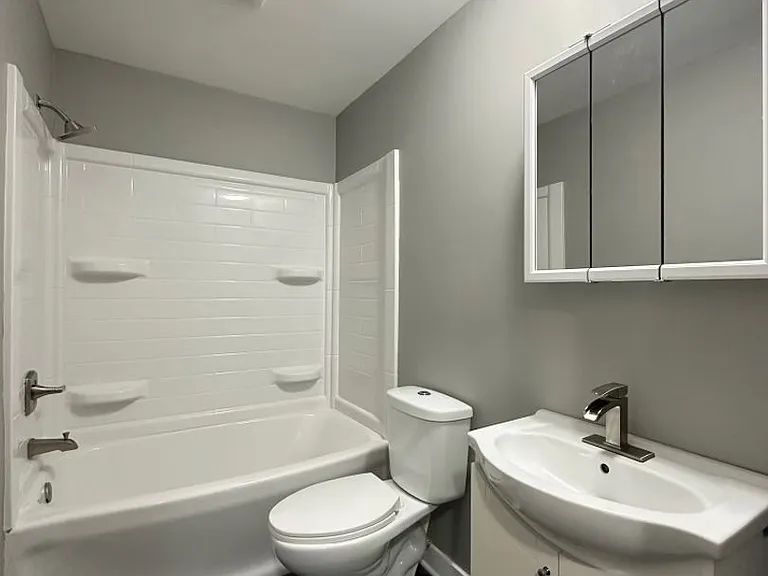 6020 Candlewood Ct — Photo 4