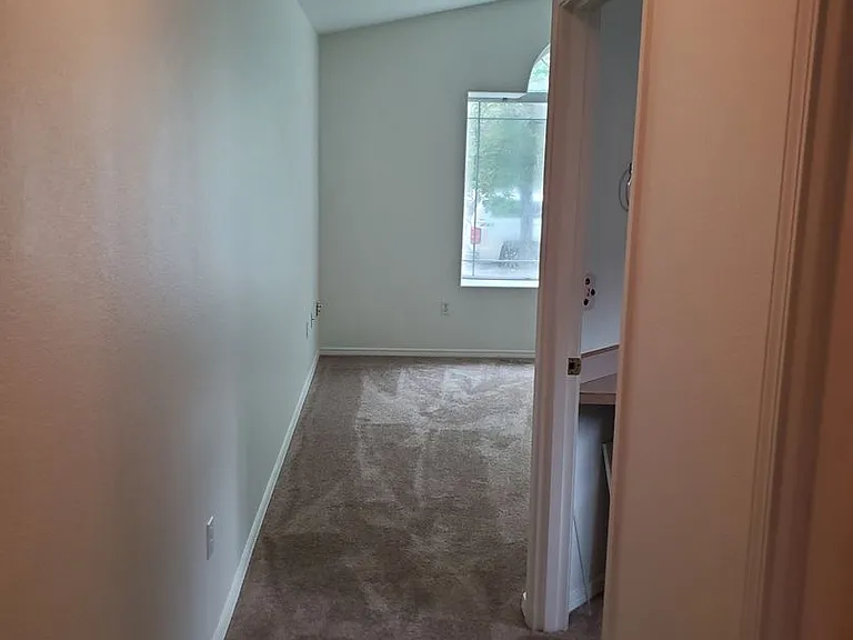 562 NE Negus Loop — Photo 15