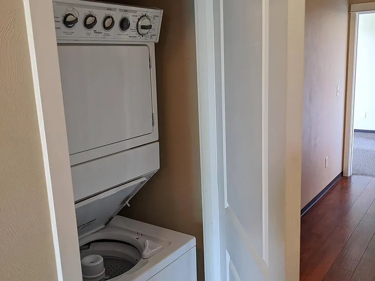 #2 - Launrdy #2 - Launrdy