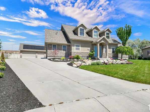 849 Saint Andrews Dr, Syracuse, UT 84075