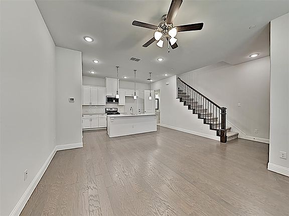 3rd image of 1496 Windermere Way