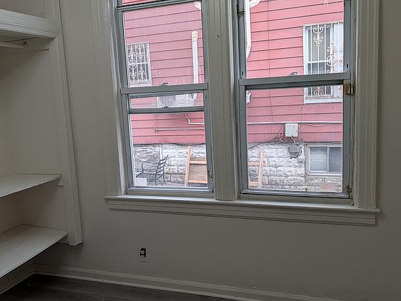 3rd image of 2550 Holland Ave #1FT