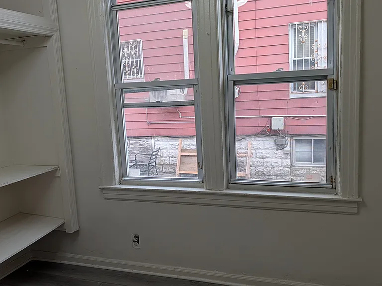 2550 Holland Ave #1FT — Photo 3