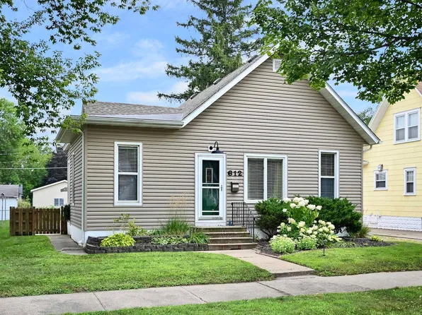612 Center St, Winona, MN 55987