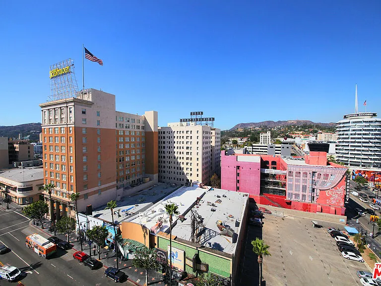 1645 N Vine St #911 — Photo 20