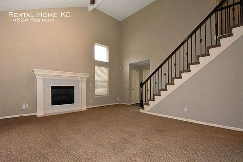 5th image of 14824 Robinson St