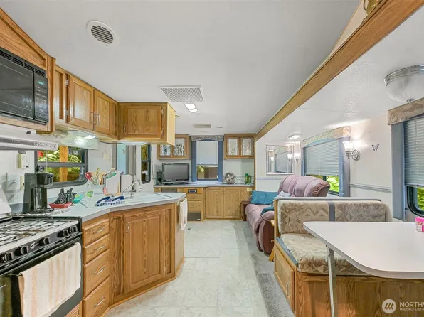 1056 Birch Lane, Sumas, WA 98266