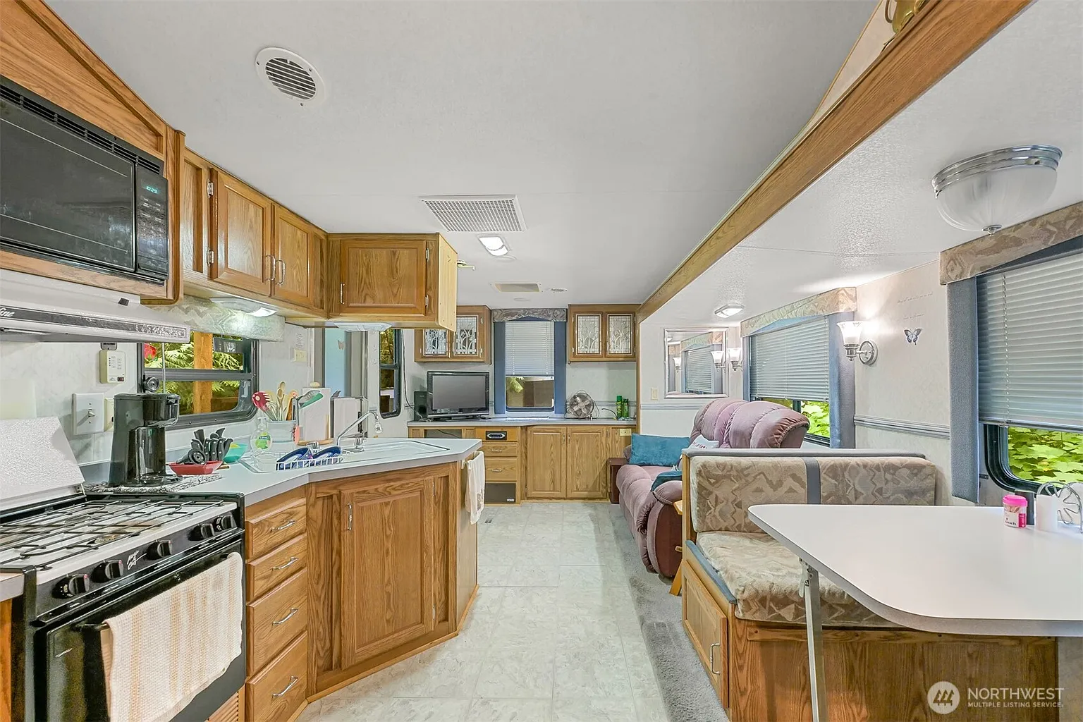 1056 Birch Lane photo 1