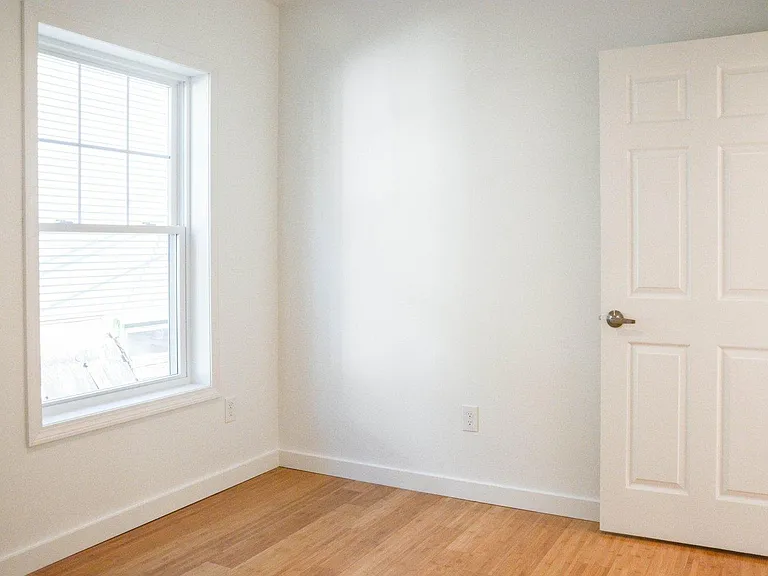 548 Main St #1 — Photo 13