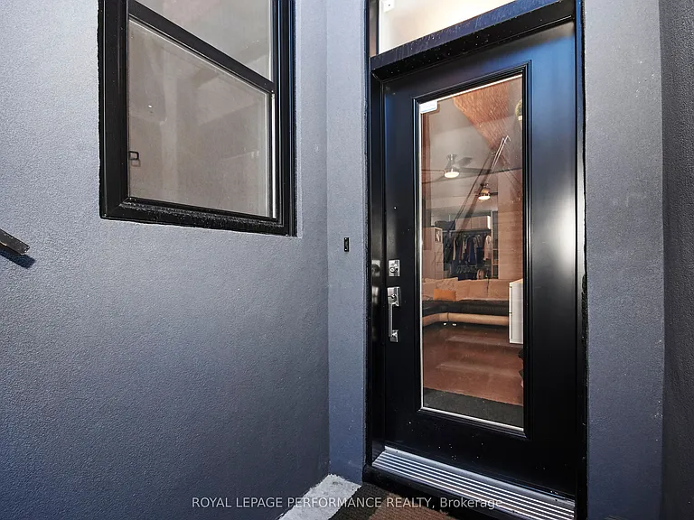 82 3rd Ave #B — Photo 2