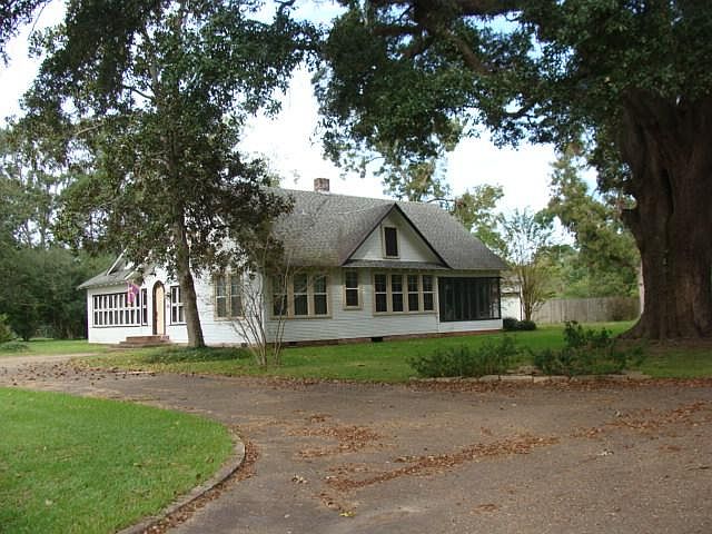 1st image of 306 Cecil Doyle Dr