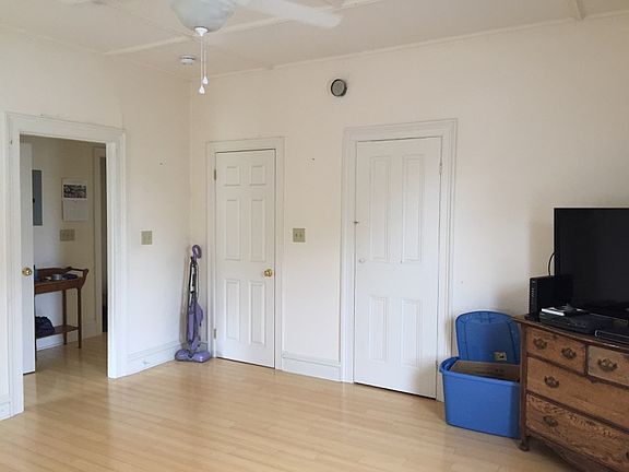 4th image of 179 Elmwood Ave APT 2
