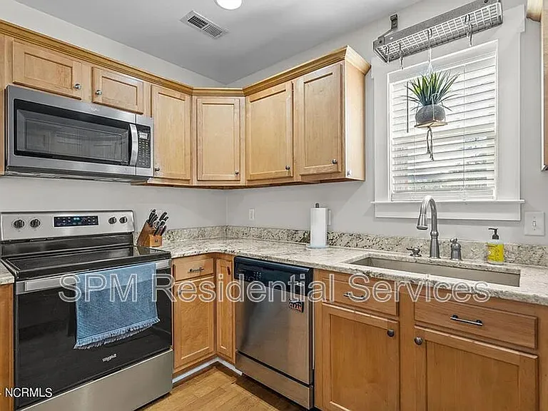 106 Emerson Ct — Photo 4