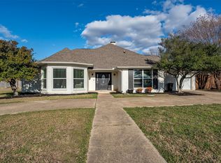 300 Rash Ln, Terrell, TX 75160
