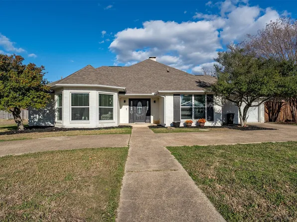 300 Rash Ln, Terrell, TX 75160