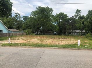 211 SW F St, Bentonville, AR 72712