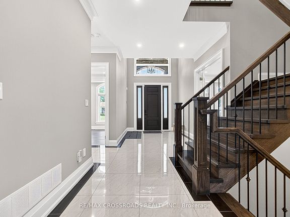 5th image of 11 Oakley Ct