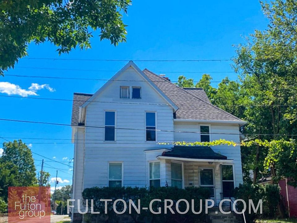 1st image of 812 Lake Dr SE #2