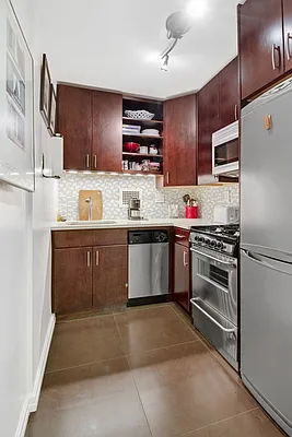 Sold by LG Fairmont Group | media 4