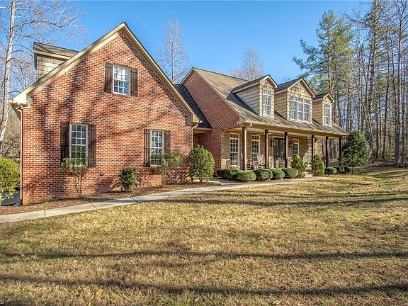 3rd image of 7686 Deboe Rd